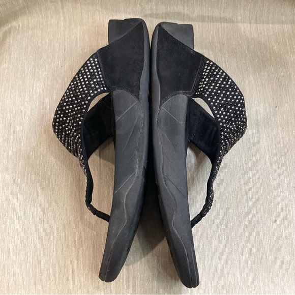 FITFLOP Sz 9 Flare Front Post Thong Rounded Studs Comfort Sole Sandals - Picture 8 of 11